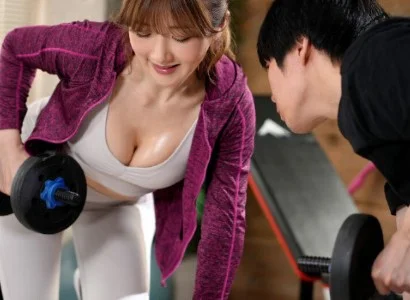 Nữ PT gợi cảm với chàng trai số hưởng mây mưa nhau