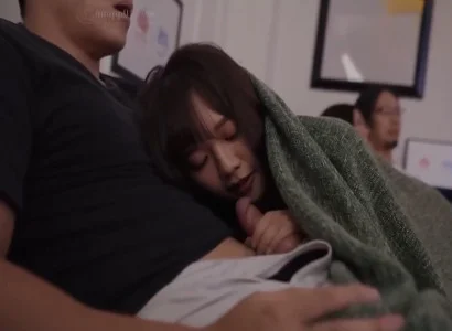 Vụng trộm với cô em họ vụng trộm