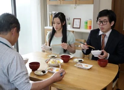 Con dâu quá nứng banh vùng kín ra cho bố chồng nện